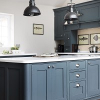 kitchen island with Edwardian pilaster